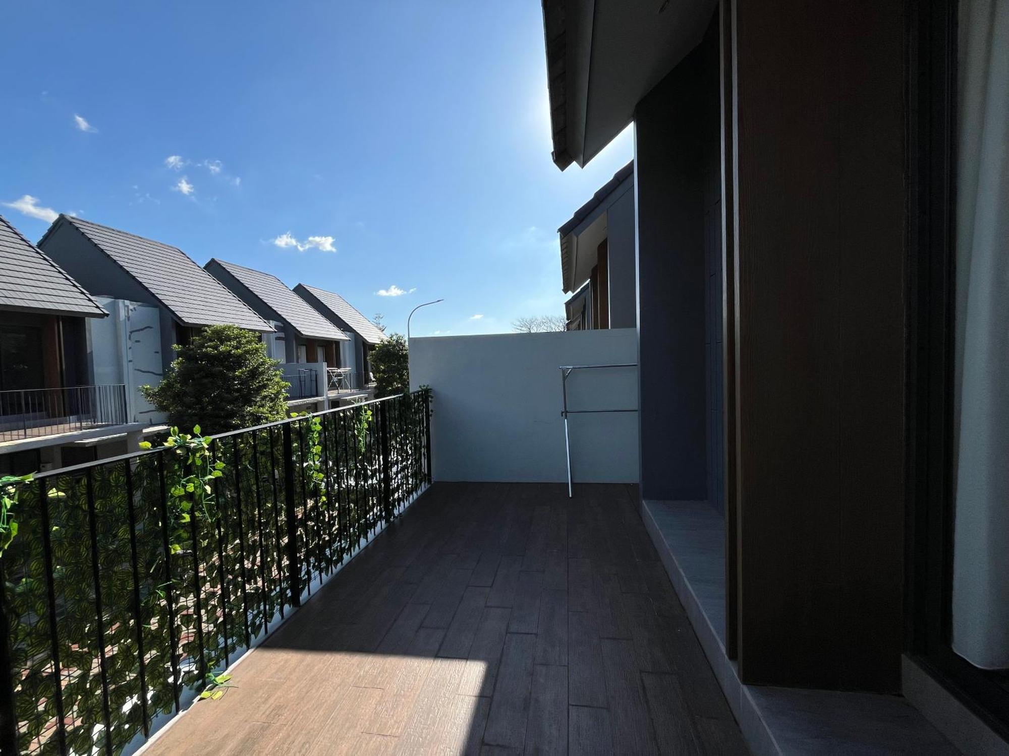 2 Floor Cozy House In Wisteria Jakarta Garden City Exterior foto
