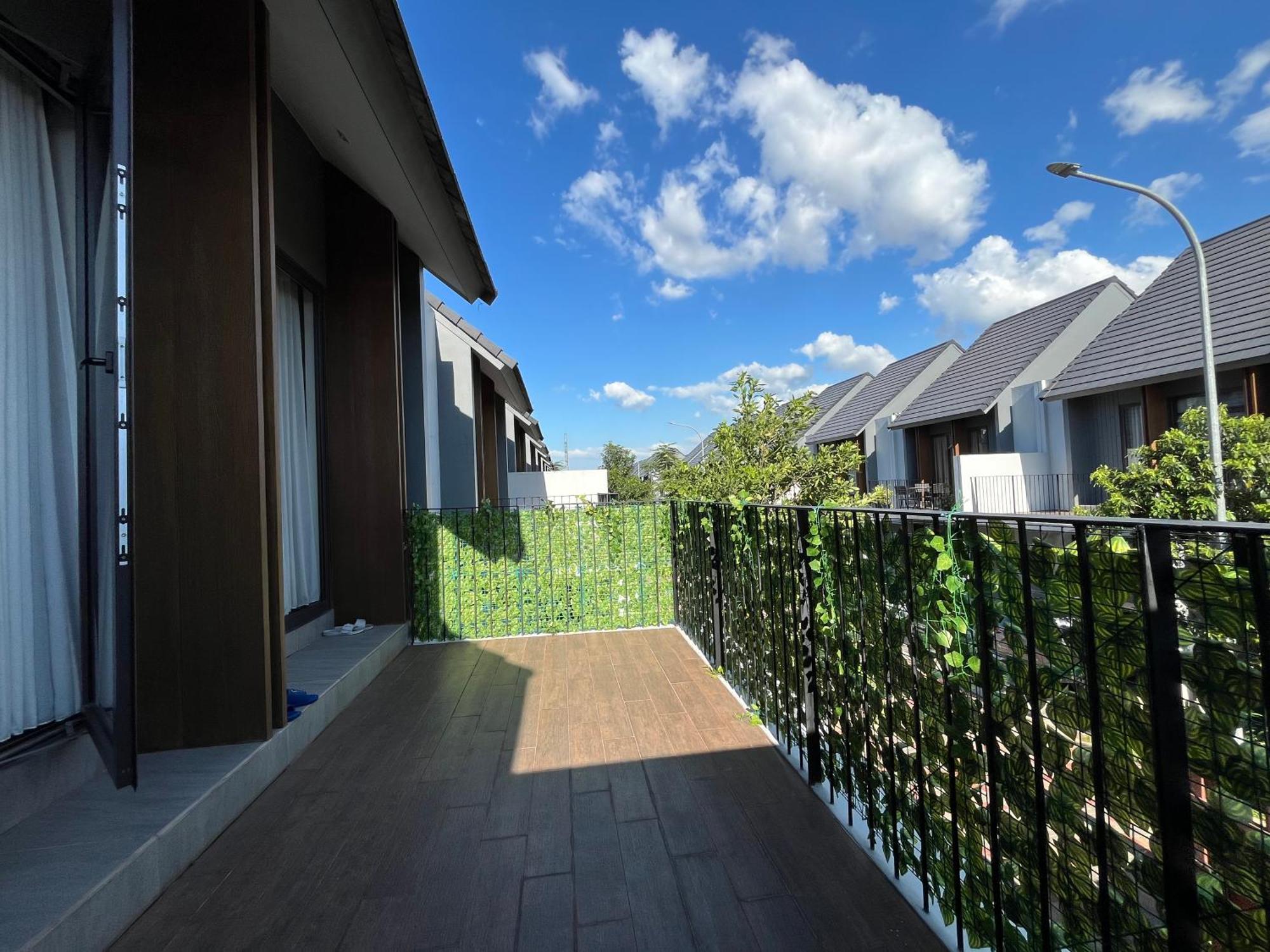 2 Floor Cozy House In Wisteria Jakarta Garden City Exterior foto