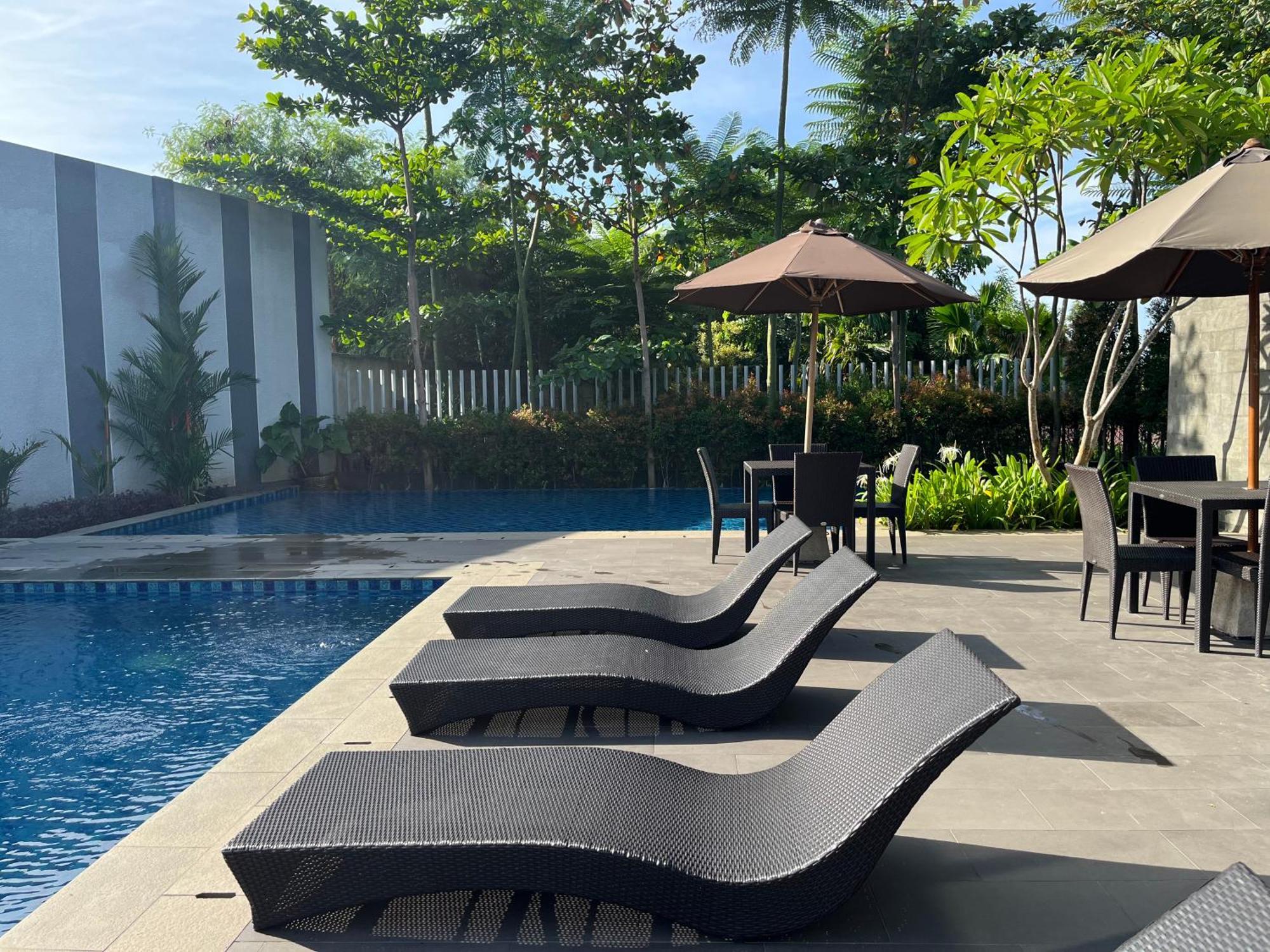 2 Floor Cozy House In Wisteria Jakarta Garden City Exterior foto